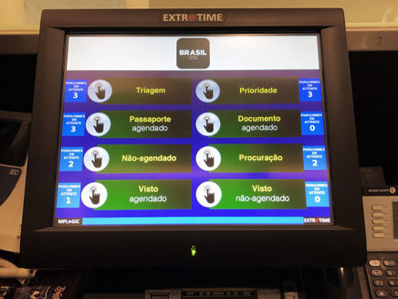 kiosque borne accueil gestion file attente extratime écran couleur tactile imprimante tickets consulat ambassade Brésil