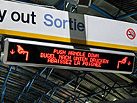panneau écran bandeau journal multiligne lumineux led del diode électroluminescente information voyageur gare Eurostar