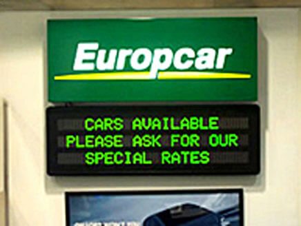 panneau écran bandeau journal multiligne lumineux led del diode électroluminescente information voyageur aéroport europcar