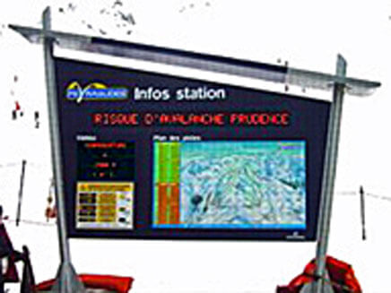 panneau écran bandeau journal pmv lumineux led del diode information piste neige ski public